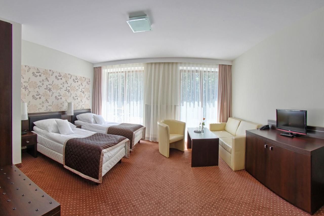 Отель Hotel Zacisze Турава
