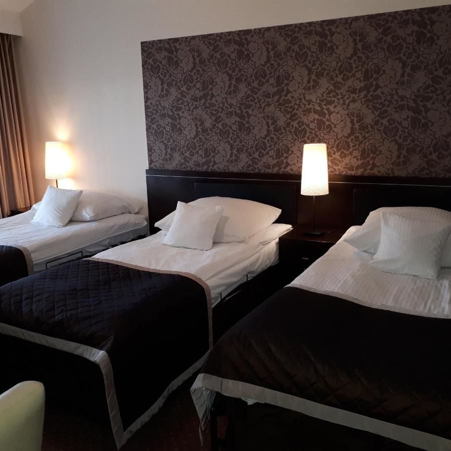 Отель Hotel Zacisze Турава-9