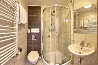Отель Hotel Zacisze Турава Двухместный номер с 1 кроватью или 2 отдельными кроватями-8